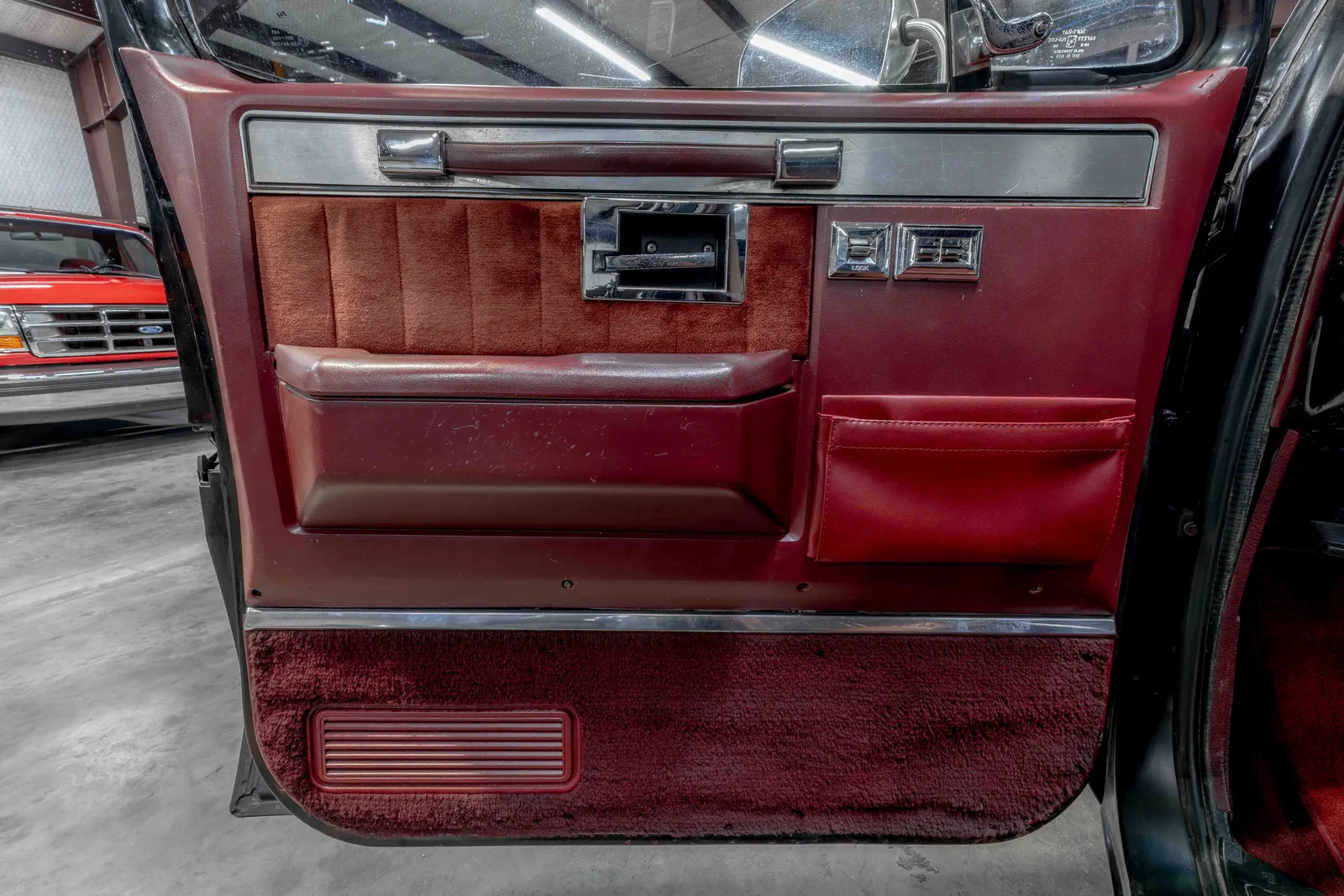 1987-Chevrolet-C10-Black-168878-44.jpg